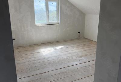 Casă cu Teren 1640 Mp în Cărbunari - 8