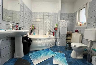 Casa individuala, 6 camere, 3 bai, garaj,acces auto, teren de 411 - 2