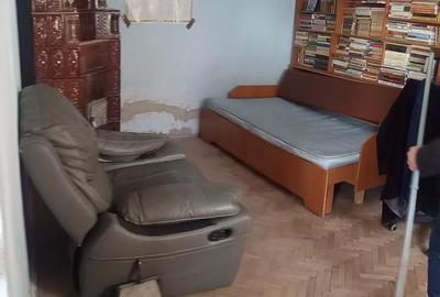 Casă cu 3 camere cu Teren 1300 Mp în Central - 2