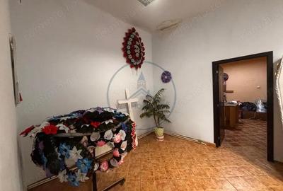 Spațiu comercial, de 95 mp, în Central - 1