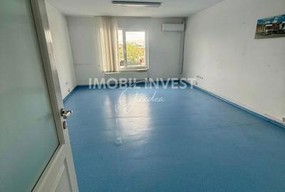 Spațiu comercial, de 270 mp, în Central - 7