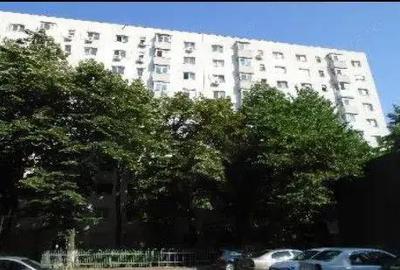 Apartament cu 2 camere decomandat în Titan