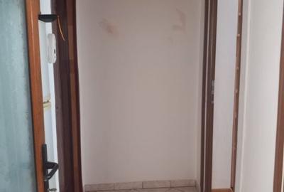 Apartament cu 3 camere semidecomandat în Central - 1
