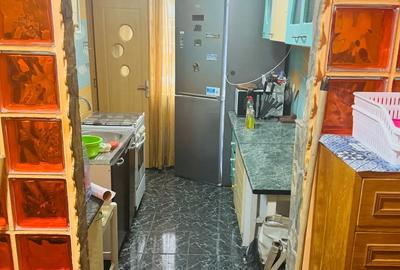 Apartament cu 3 camere la Brad jud Hd - 1