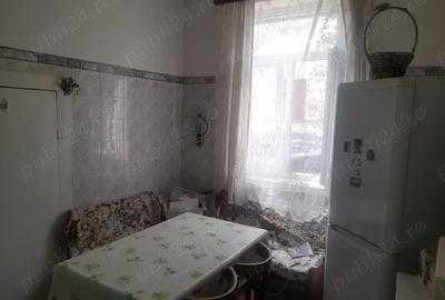 Vand apartament 2 camere la curte comuna, zona centrala Boul Ro?u. - 4