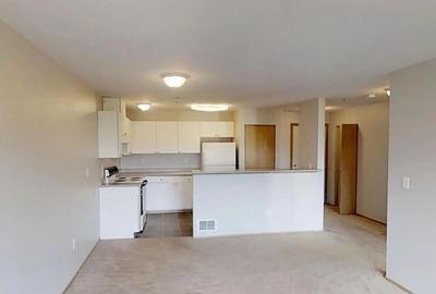 Apartament 3 camere, decomandat - zona Tractorul Apartament 3 camere, decomandat - zona Tractorul - 1