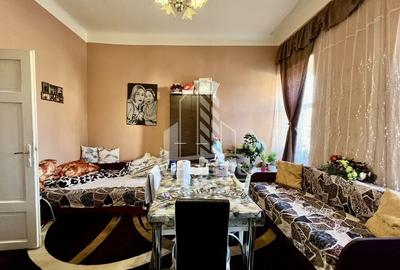 Apartament 3 camere, curte comuna, toate utilitatile, zona Lunei