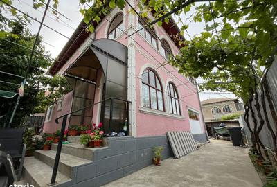 Casă cu 5 camere cu Teren 400 Mp în Central
