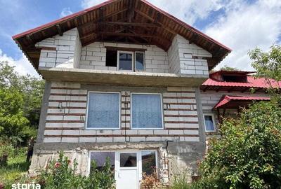 Casă cu 4 camere cu Teren 130 Mp în Valea Danului