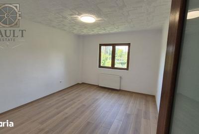 Casă cu 9 camere cu Teren 510 Mp în Crevedia - 2