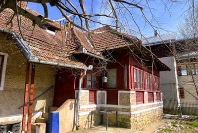 Casă cu 5 camere cu Teren 500 Mp în Central - 9