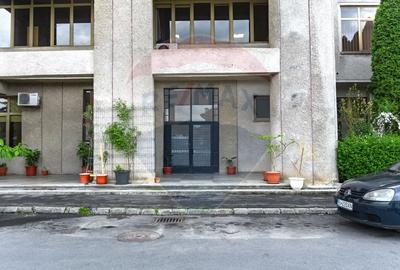 Spațiu comercial, de 15 mp, în 13 Decembrie - 1