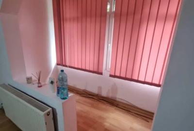 Apartament cu 2 camere semidecomandat în Filiași - 1