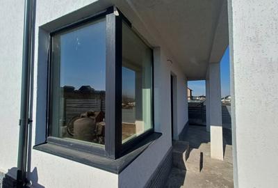 Casa cu 4 camere, incalzire pardoseala. Rediu - 3km de Rond Pacurari - 13