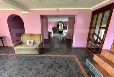 Casă cu 7 camere cu Teren 1300 Mp în Plopeni - 2