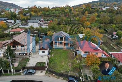 Casă cu Teren 1051 Mp în Central - 11