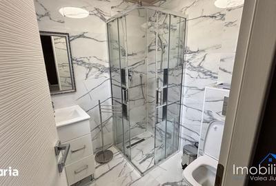 Casă cu 4 camere cu Teren 1200 Mp în Central - 9