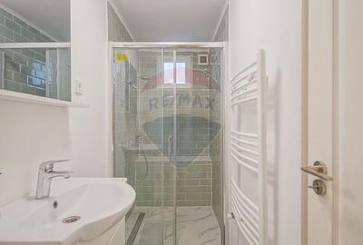 Casă cu 10 camere cu Teren 411 Mp în Schei - 12