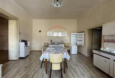 Casă cu 3 camere cu Teren 730 Mp în Central - 12