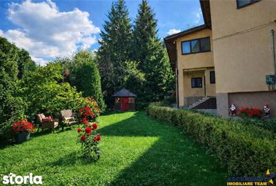 Casă cu 7 camere cu Teren 660 Mp în Rucăr - 2