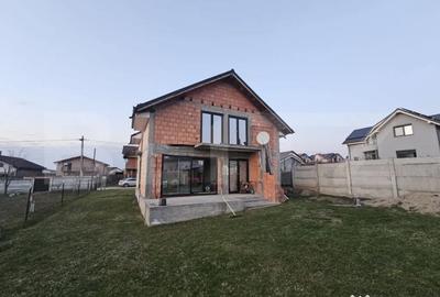 Casă cu 4 camere cu Teren 800 Mp în Central - 13