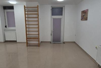 Spațiu comercial, de 73 mp, în Central - 3