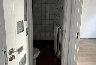 Vand Apartament 2 camere, renovat,Simeria, Str. Fabricii - 6