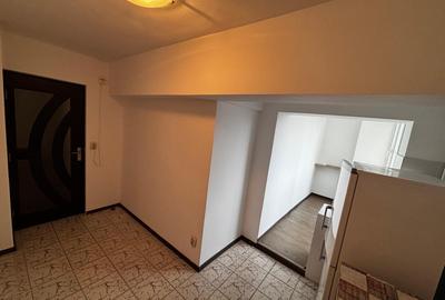 Apartament cu 2 camere de inchiriat nemobilat Bld. Decebal-pretabil firma/locuit Apartament cu 2 camere de inchiriat nemobilat Bld. Decebal-pretabil firma/locuit - 7