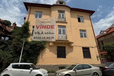 Villa with Art Deco Elements - 11