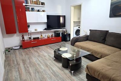 Apartament cu 3 camere semidecomandat în Micro 17 - 1