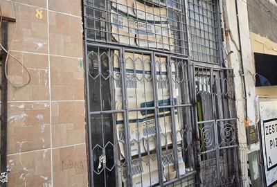 Spatiu comercial Piata Sf. Vineri - ideal investitie - 1