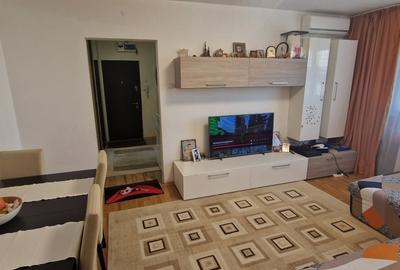 Apartament cu 3 camere semidecomandat în Dristor - 1