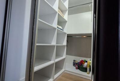 Apartament cu 3 camere semidecomandat în Obor