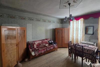 Casă cu 2 camere cu Teren 3200 Mp în Central - 2