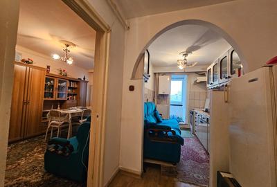 Apartament cu 2 camere bld. Balcesu langa brutaria Panaur si restaurant Dunarea - 1
