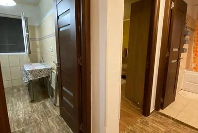 Garsonieră decomandată în Titan