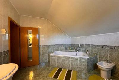 Casă cu 4 camere în Zăvoi - 9