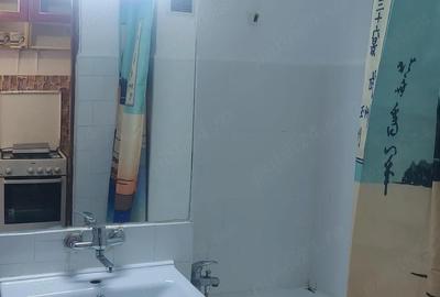 Garsonieră decomandată în UTA - 4