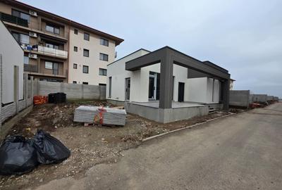 Casă individuală cu 3 camere cu Canalizare în Dobroești - 4