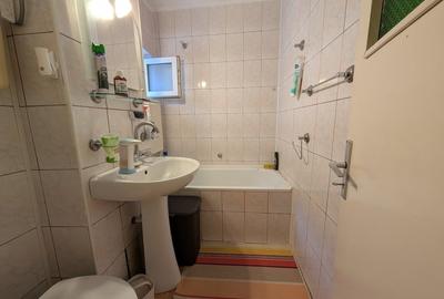 Zona Cora - 3 camere, etaj 3 - 6