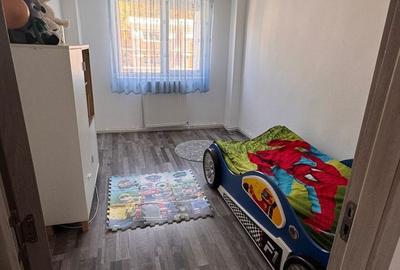 Apartament cu 3 camere decomandat în Coman - 6