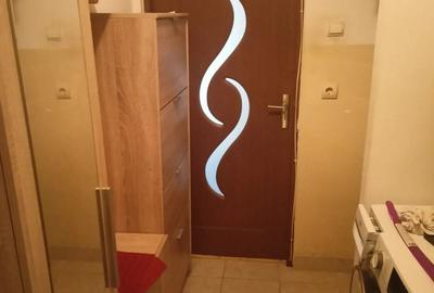 Apartament cu 3 camere semidecomandat în Gara