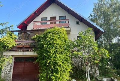 Casă cu 4 camere în Vărzaru - 13