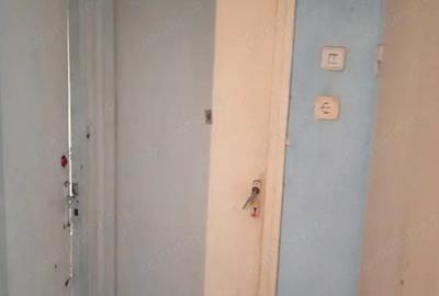 Apartament 2 camere, 48 mp, etaj 3, ultracentral, Rovinari - 1