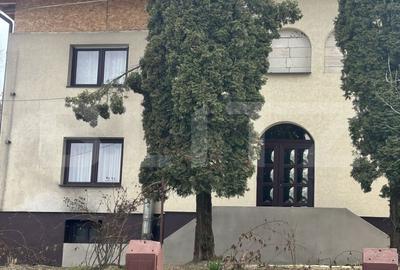 Casă cu 4 camere în Central - 2