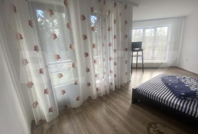 Spațiu comercial, de 1,800 mp, în Central - 8
