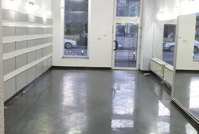 Spațiu comercial, de 70 mp, în Central
