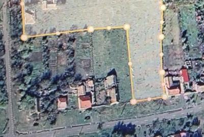 Teren de 9300 mp, în Birda