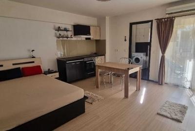 Garsonieră decomandată în Palat