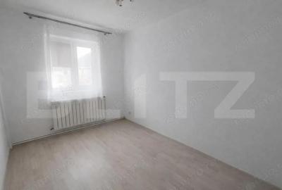 Apartament cu 3 camere decomandat în Cugir